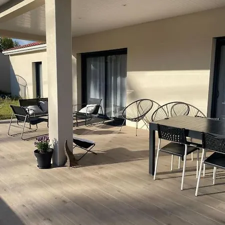 Vila Villa Ambonil *