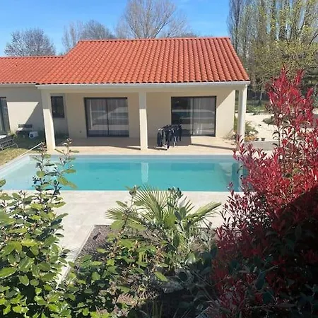 Vila Villa Ambonil *